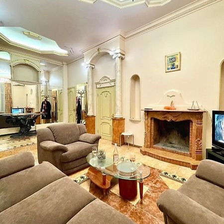 Great One Bed Right Near Opera House Lägenhet Kiev Exteriör bild