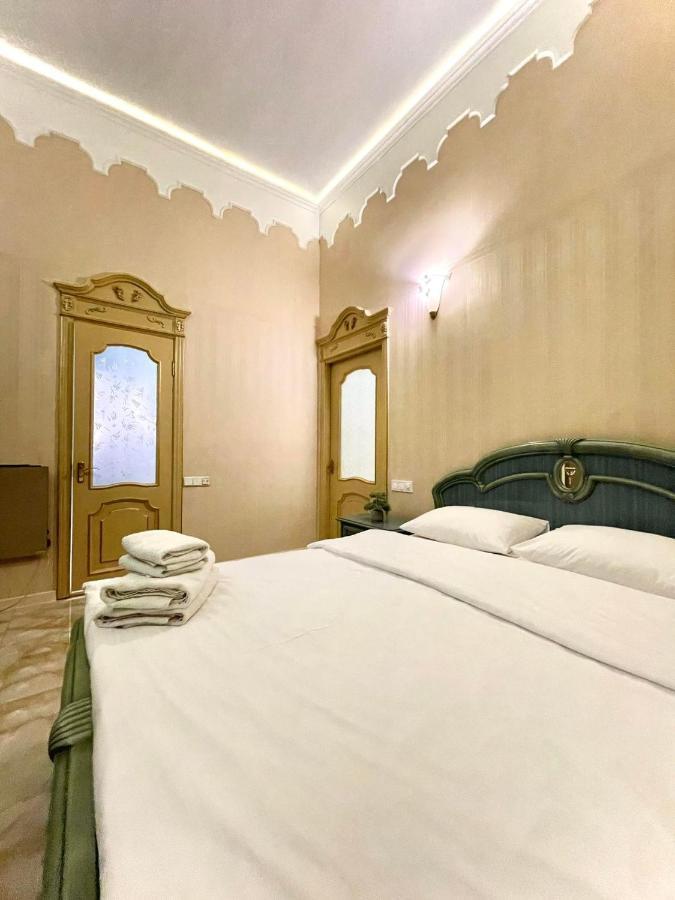 Great One Bed Right Near Opera House Lägenhet Kiev Exteriör bild