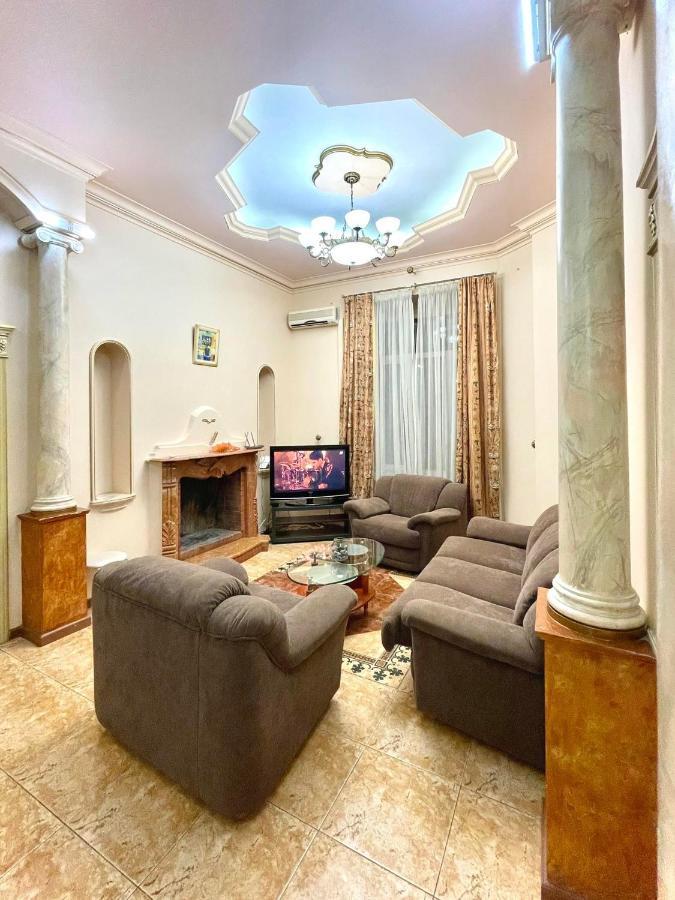 Great One Bed Right Near Opera House Lägenhet Kiev Exteriör bild